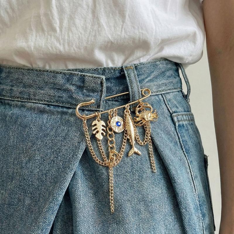 Ozean-Element Brosche für Damen Quasten-Kette Mit Stilvollem Erdbeer-Herz-Design Für Mode