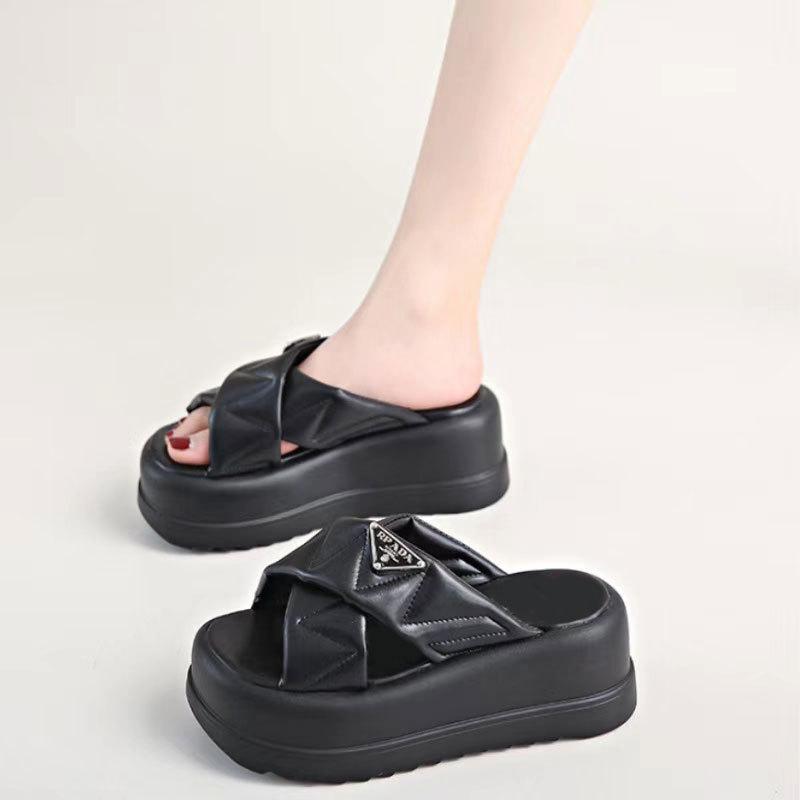 

Тапочки-маффины с толстым дном, женская летняя мода 2025 года, новый стиль кросс-феи, взрыв знаменитостей в Интернете, классные тапочки для женщин 40 чёрный