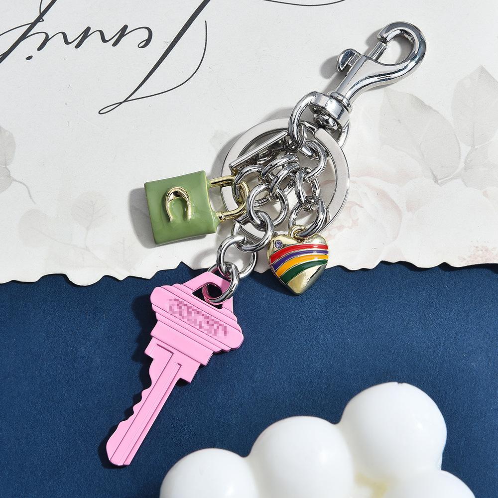 Creative Lock Key Key, Retro Sweet And Cool Wind Alloy Oil Drip Pendant, Bag Pendant, Rainbow Love Pendant.