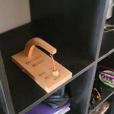 Pendule Fabricant de Décisions Fait Main Jeu de Société Magnétique Jouet Ornement à Pendule Oscillant Trouver des Réponses