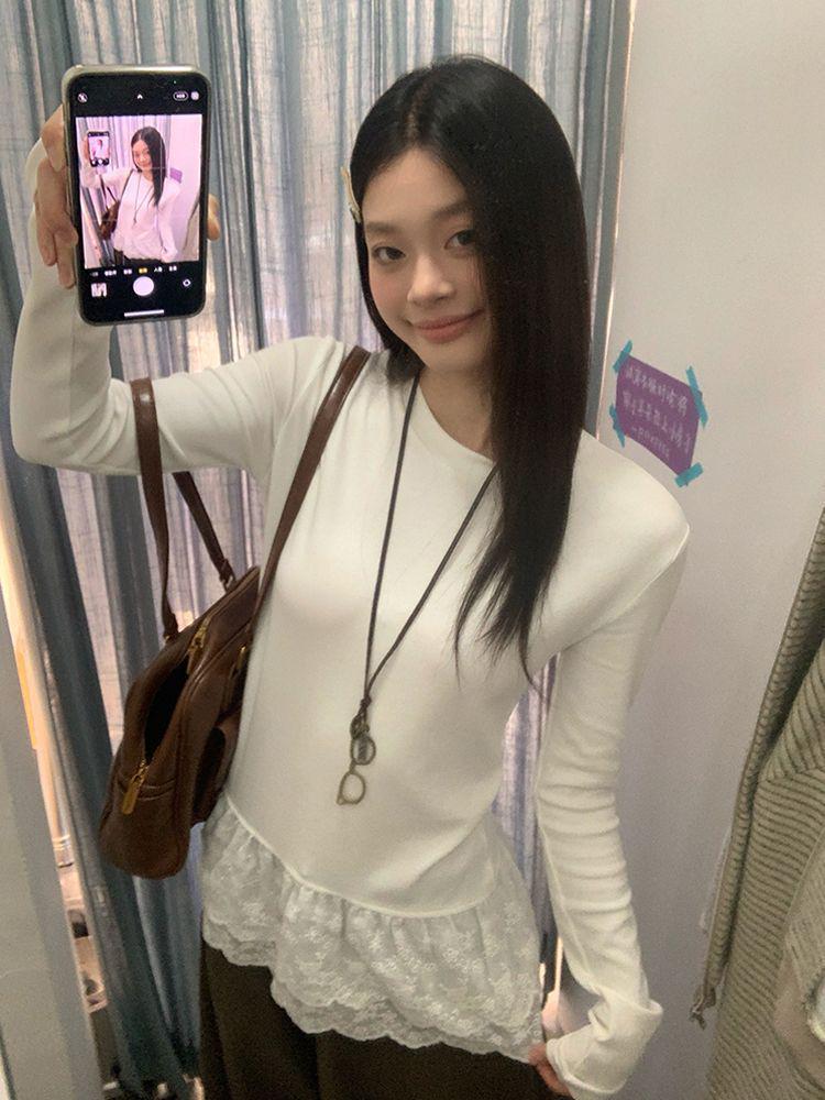 Korean-Style White Lace Trim Long-Sleeve Base Layer Top for Women – Autumn/Winter Fashion