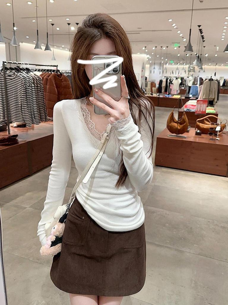 Women's Pure Desire Lace Patchwork V-Neck Slim Fit Long Sleeve Top for Autumn/Winter