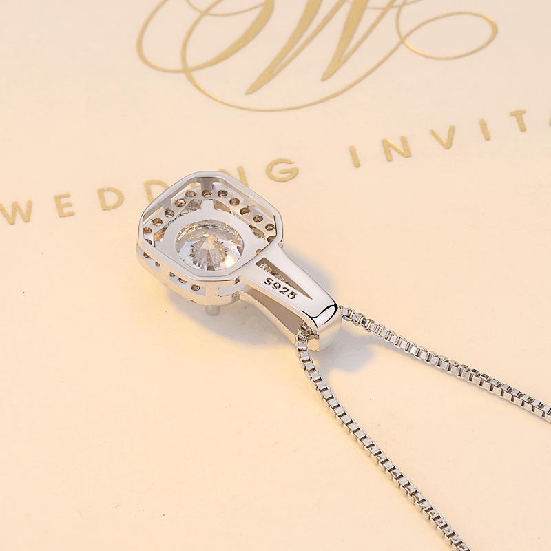 Korean Fashion Zircon Square Diamond Pendant Women's Necklace - Simple Sweet Collarbone Chain