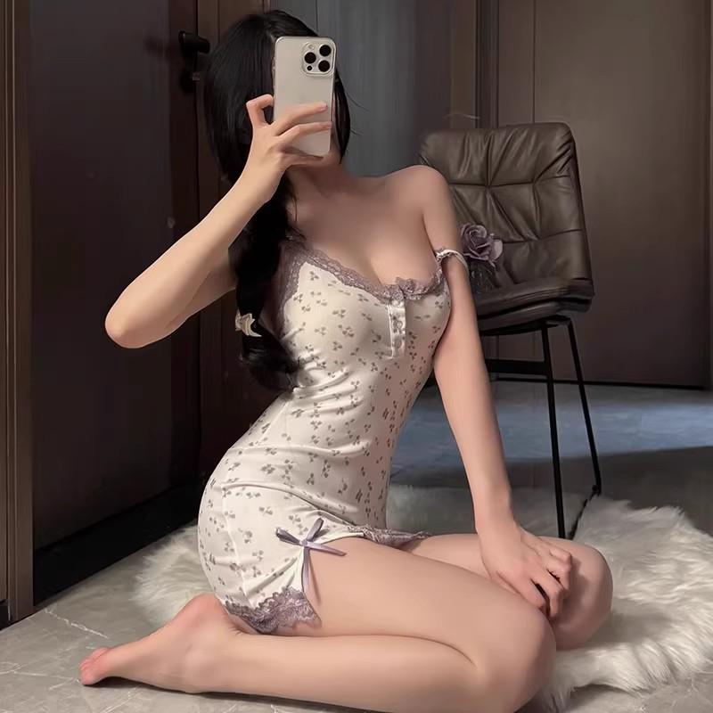 2025 Sexy Damen V-Ausschnitt Camisole Nachthemd mit Spitze und Brustpolstern - Schlankmachender Stil der reinen Begierde.