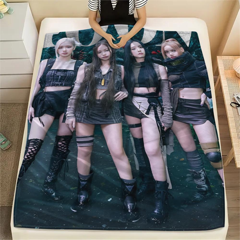 1pz Coperta in Flanella con Stampa BLACKPINK, Alta Qualità per Tutte le Stagioni, Arredamento per la Casa, Calore e Comfort, Perfetta per Regali di Natale