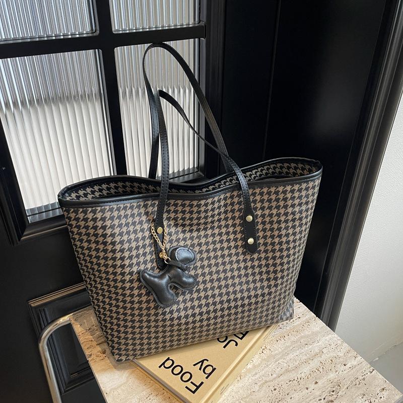 Tote Bag Women's New Large-capacity Commuter Bag Casual Versatile Shoulder Bag