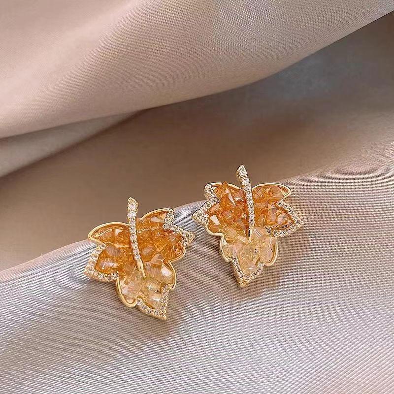 Fashion New Red Crystal Zircon Maple Leaf Dangle Earrings For Women Light Luxury Temperament Earring Girls Party Charm Jewelry