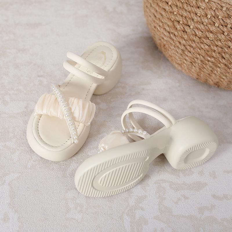

Sandals women wear spring and summer new small size 3 slippers women wear thickness thick heel small size 33 sandals women 34 бежевий