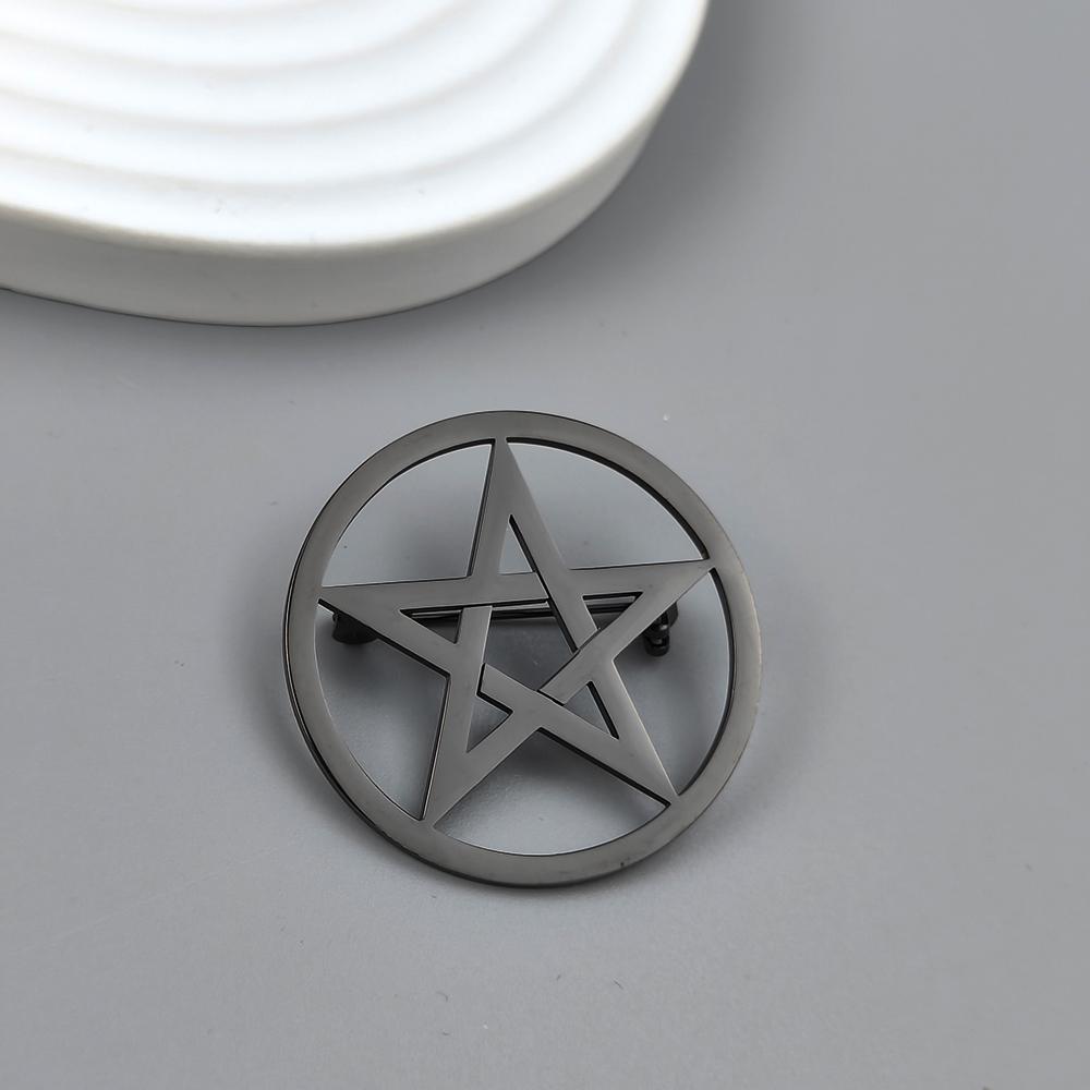 Pentagramserie brosch i rostfritt stål, symboliserar den positiva energin att avvärja ondska, symbol för kulturella slagpåsmycken.