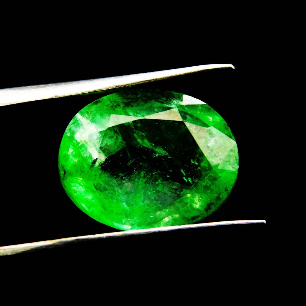 Natural Green Emerald Loose Gemstone 5.55 Ct Colombian Oval Cut for Jewelry Making and Crafts