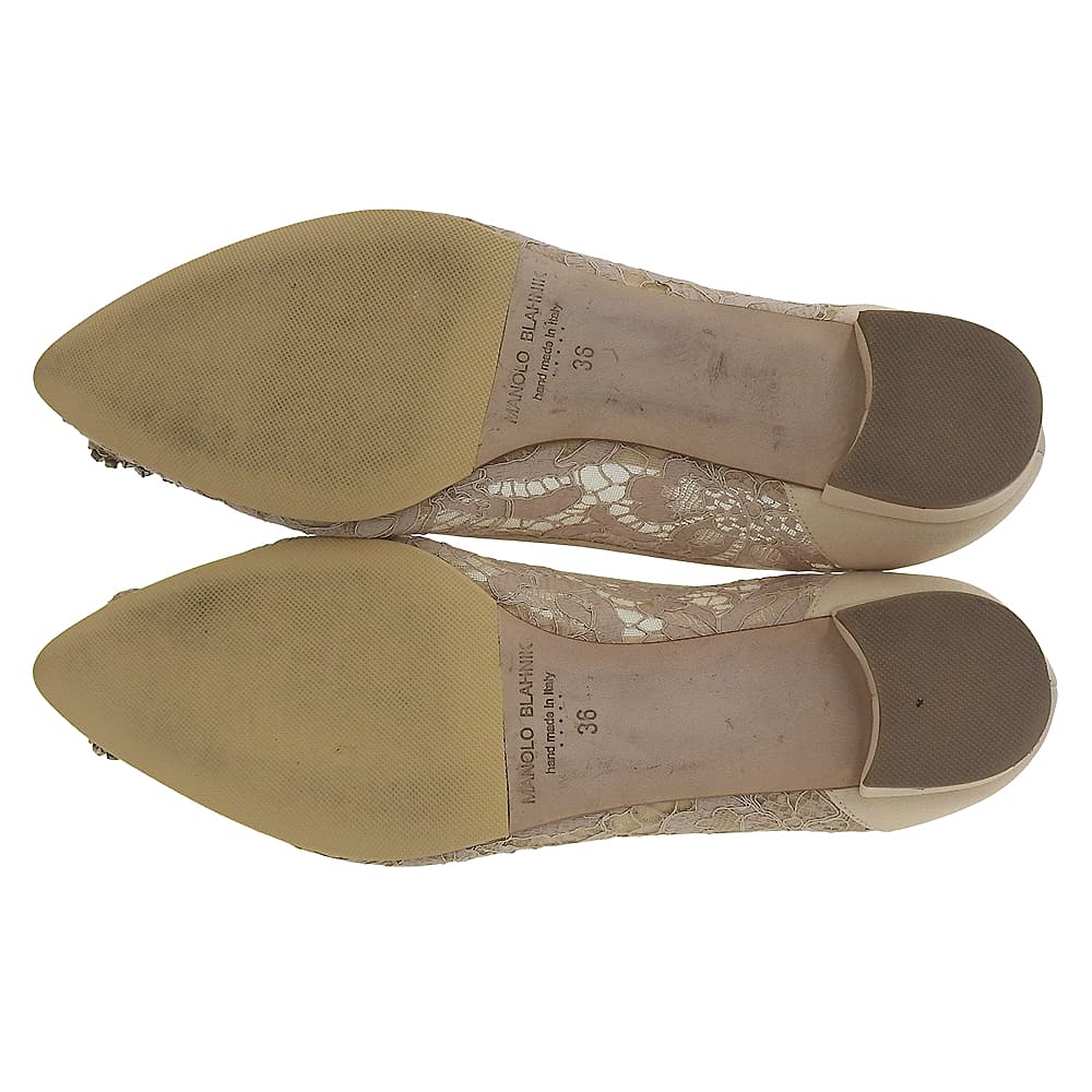 MANOLO BLAHNIK Excellent condition HANGISI crystal buckle lace design pointed toe flat pumps, size 36 shoes 36 beigeUsed