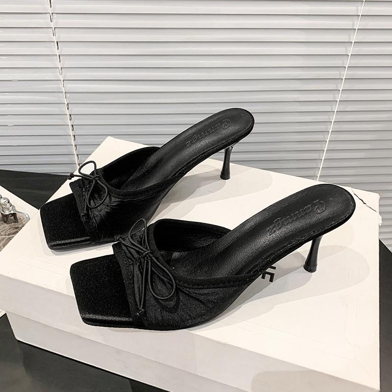 Fashion Hot Selling Aneikeh 2025 Comfortable Low Heel Square Head Sandals Sweet Bow Silk Thick Heel Slippers for Ladies Outwear Slides