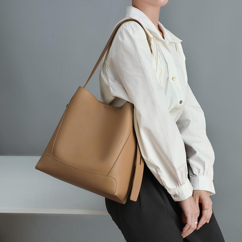 Niche New Women's Bag Crossbody Bag Versatile Leather One-shoulder Large-capacity Commuter Bucket Bag