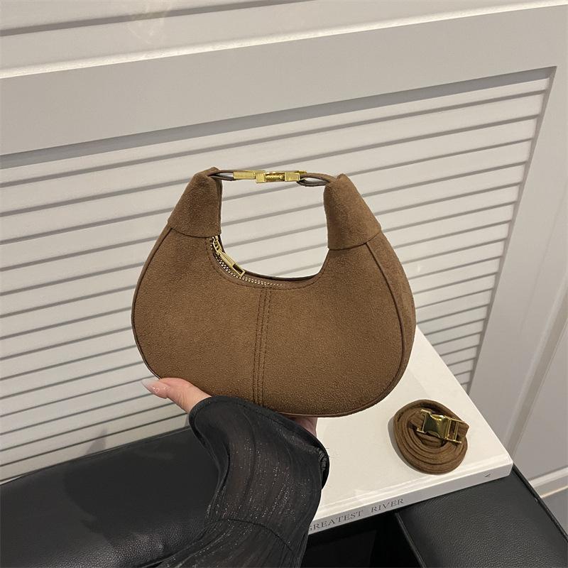 Retro matte handbag, foreign style, high-end dumpling hand carry small bag 2025 niche popular messenger mouth red envelope