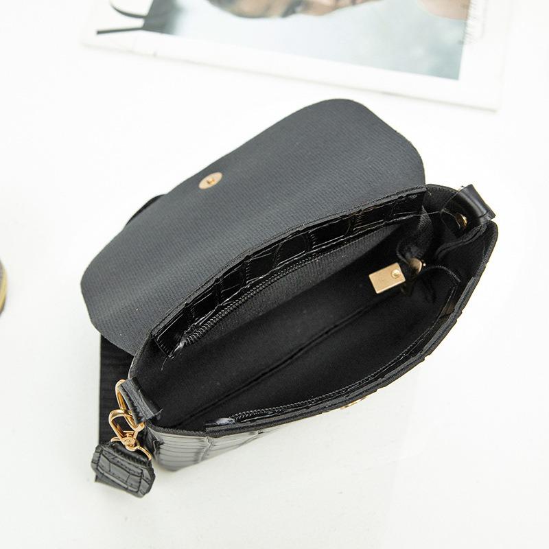 Women's Bag Summer New Crocodile Pattern Pearl Hanging Simple Small Square Bag Casual Mobile Phone Bag