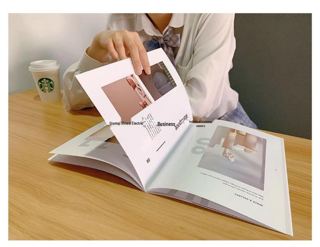 İngiliz Tarzı Defter: Moda Dergisi Kapak ve Sahne Düzeni Aksesuarı