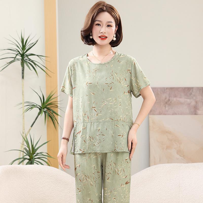 

Seven-Piece Cotton Silk Pajama Set - Breathable Summer Short Sleeve Homewear for Middle-Aged and Elderly Women. 4XL (135-150 lbs)