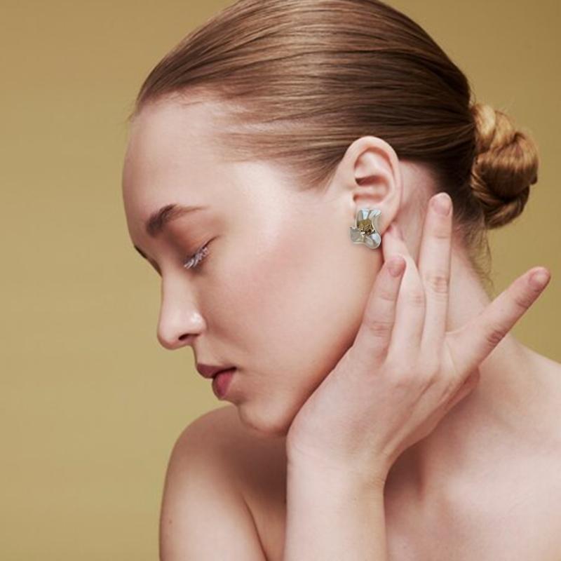 Elegant Flower Studs Earrings Fashion Ear Pin Metal Ear Studs Statement Earrings Creative Ear Jewelry for Woman Girl