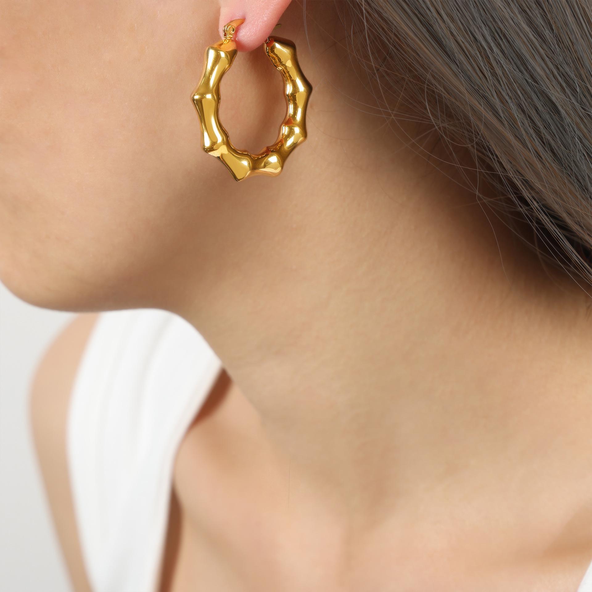Elegant U-Shaped Asymmetrical Hoop Earrings in 18K Gold Stainless Steel