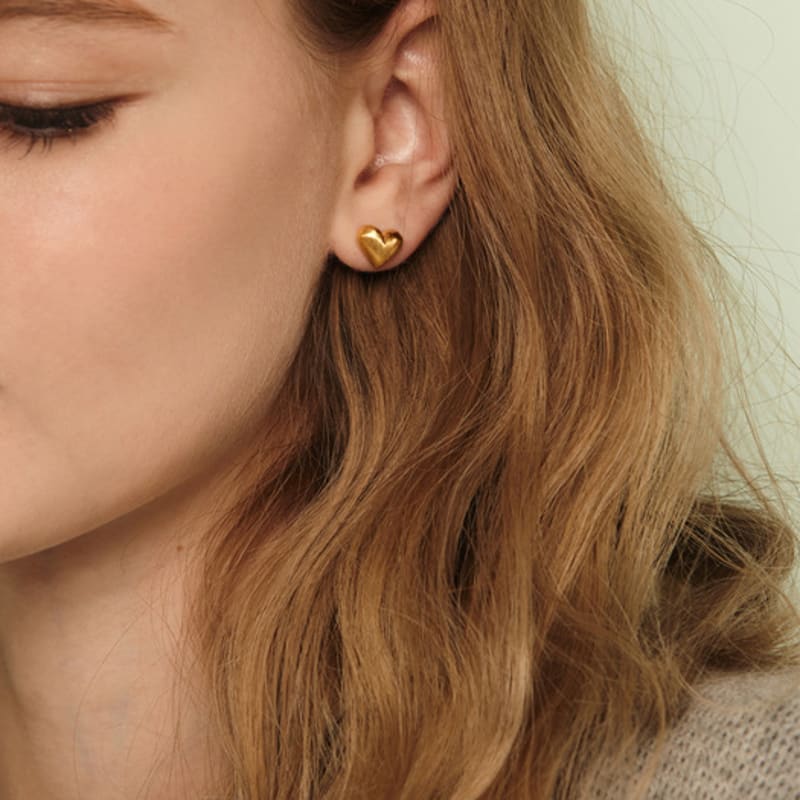 Murmur [925silver]Matt Volume Heart Stud Earring