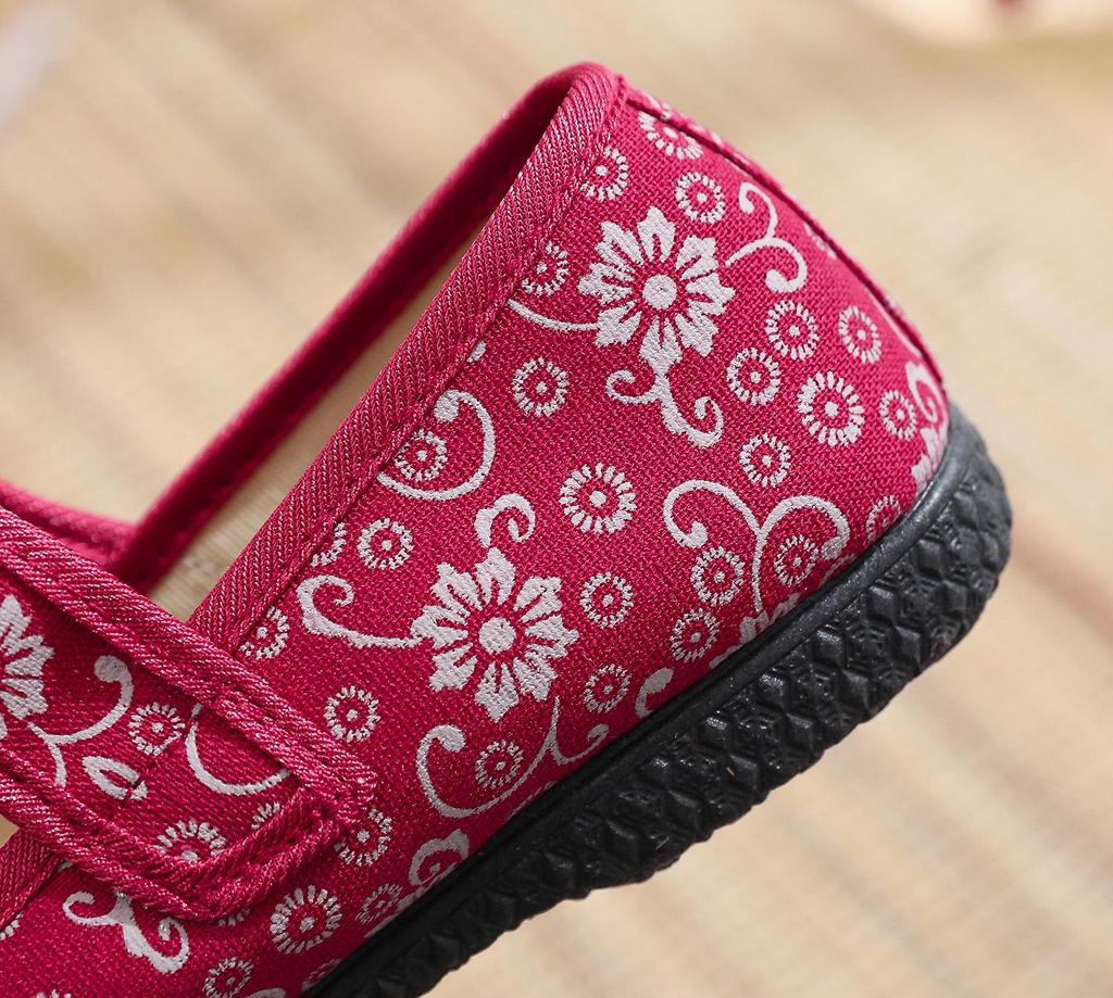 Lvtixin Women's Slip-On Soft Sole Shoes - Non-Slip, Flat, Ideal for Elderly and Middle-Aged Moms