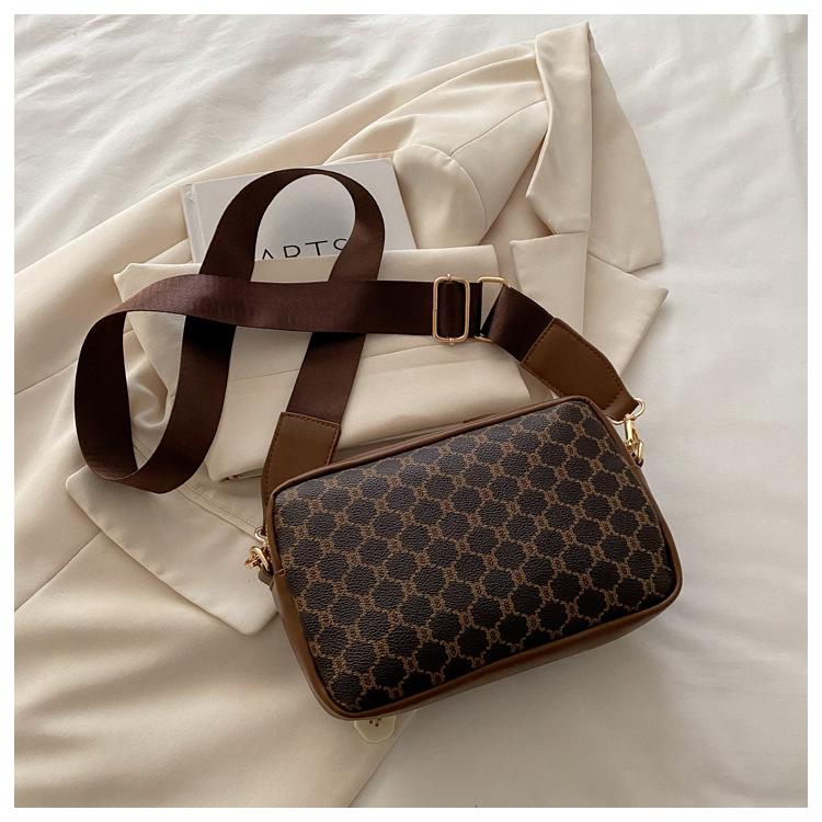 2025 Vintage Women's Multi-Compartment Crossbody Bag with Letter Print