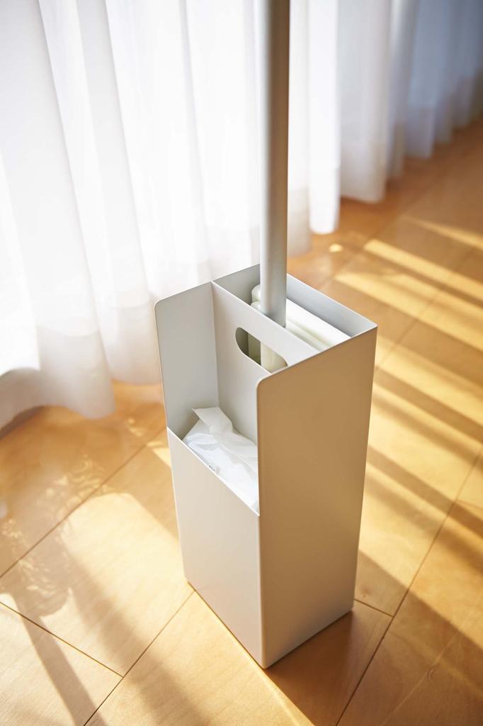 Yamazaki Bodenwischerständer, Weiß, ca.. B11 x T9 x H26cm, Platte, Aufbewahrung von Nachfüllblättern, Schlanke aufrechte Aufbewahrung, 7860