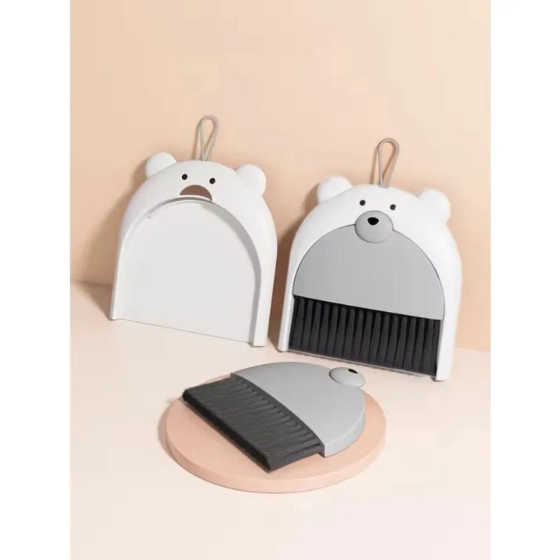 2PCS Mini Broom and Dustpan Set Debris Clean Brush Suitable for Desktop Keyboard Household Kitchen Little Bear Broom