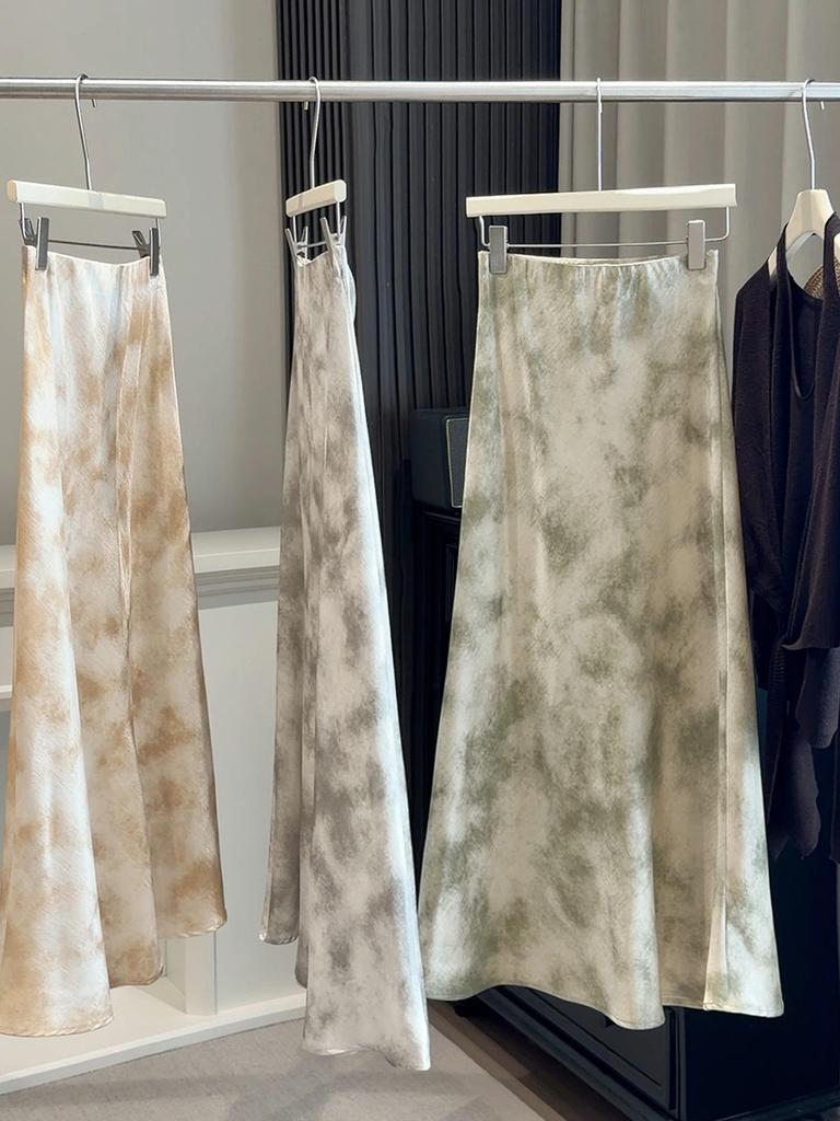 Chinese Tie-Dye Ice Silk Acetate Satin Fishtail Skirt: Slimming, High-Waisted Spring Style for Women