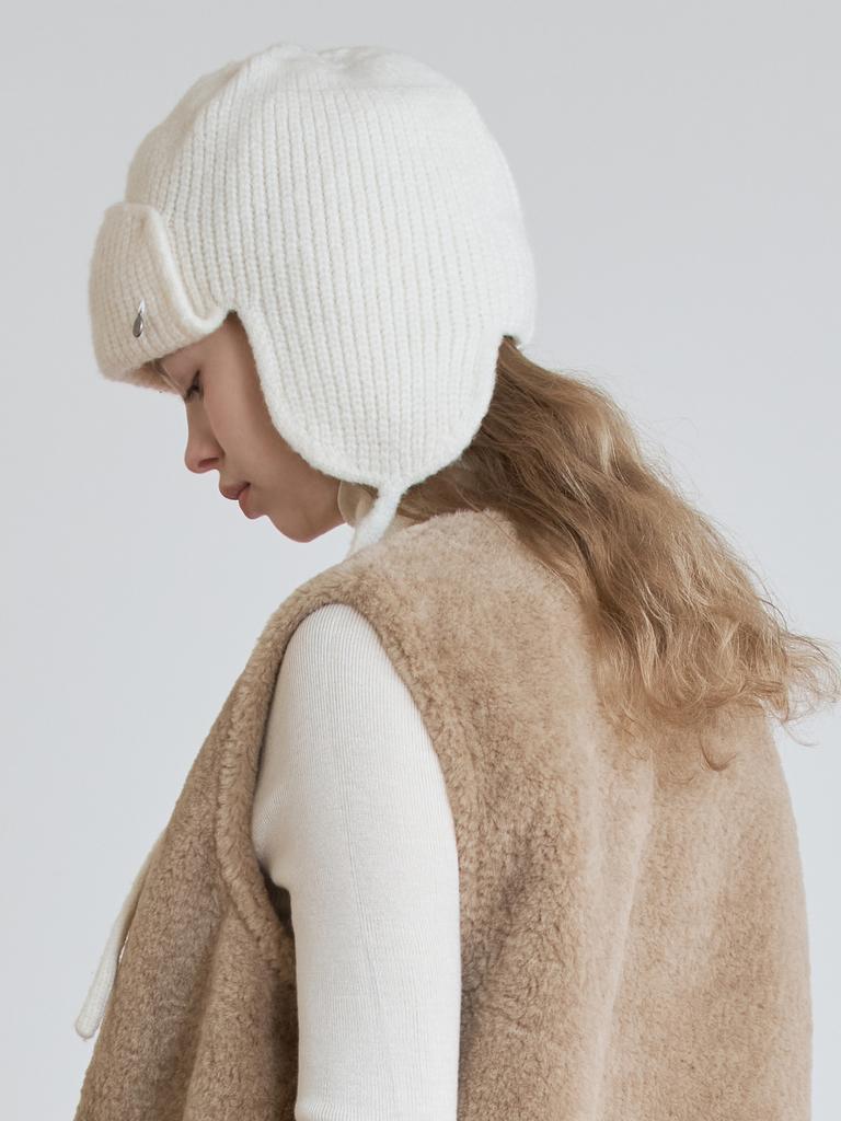 LE STUDIO Ear Flap Knit Beanie