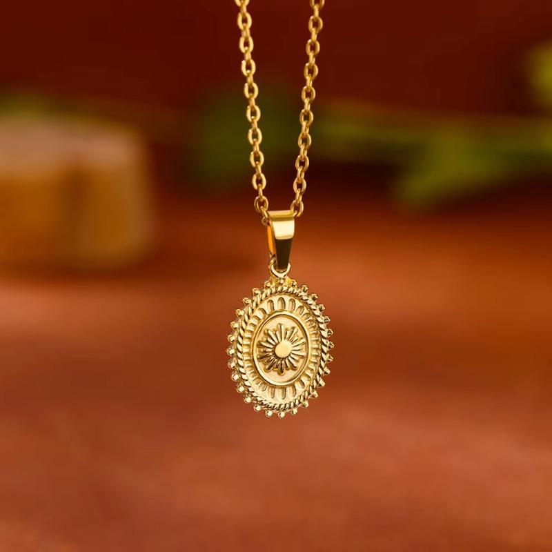 Vintage Gold Stainless Steel Small Sun Geometric Necklace Women's Exquisite Pendant Niche Design Premium Accessories