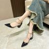 Schwarz-weiße spitze Nieten-High Heels Damen dicker Absatz Frühjahr 2025 neu halbe Tasche Kopf Wort mit Sandalen einzelne Schuhe Damen