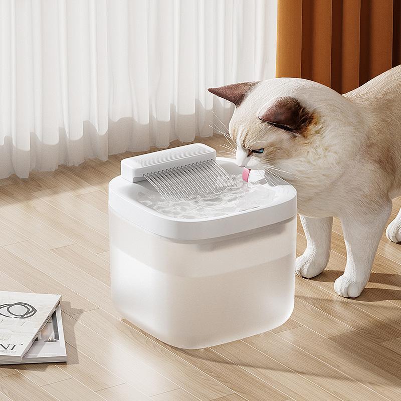 Pet water dispenser - automatic continuous filtration of water flow - intelligent cat drinking fountain