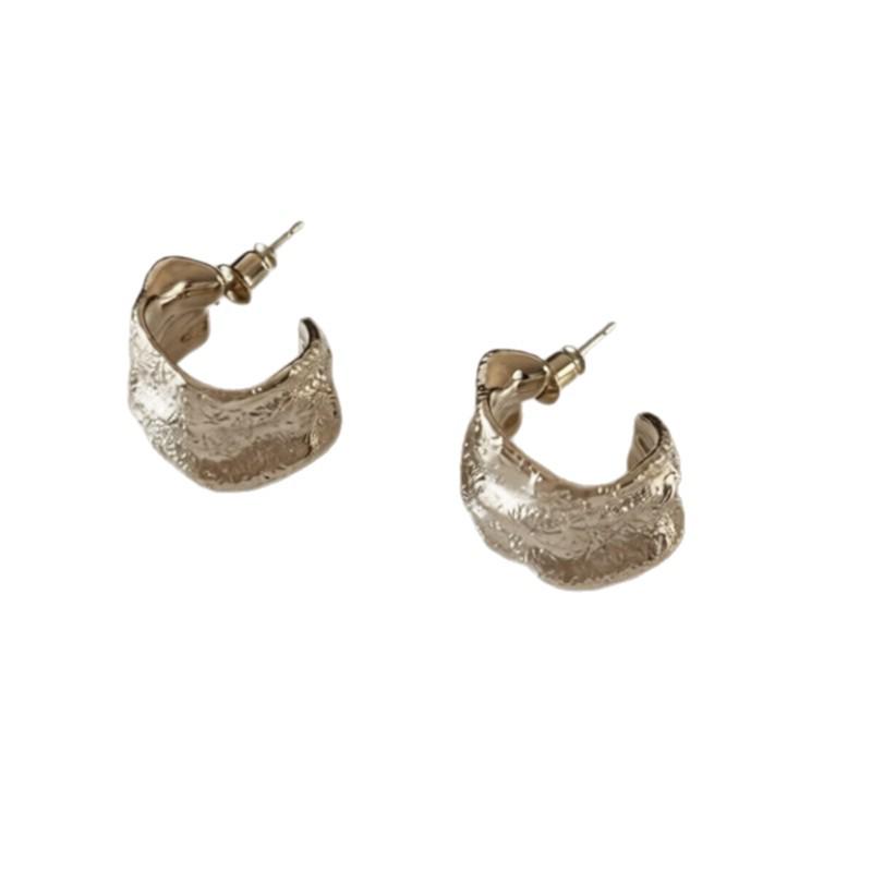 Korean Inspired C-Shaped Pleated Stud Earrings: Stylish & Versatile Design with a Light Luxury Touch