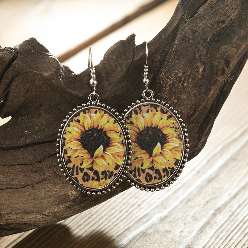 

Retro European & American Christmas Earrings: Red Plaid Leopard Print Sunflower Geometric Patchwork