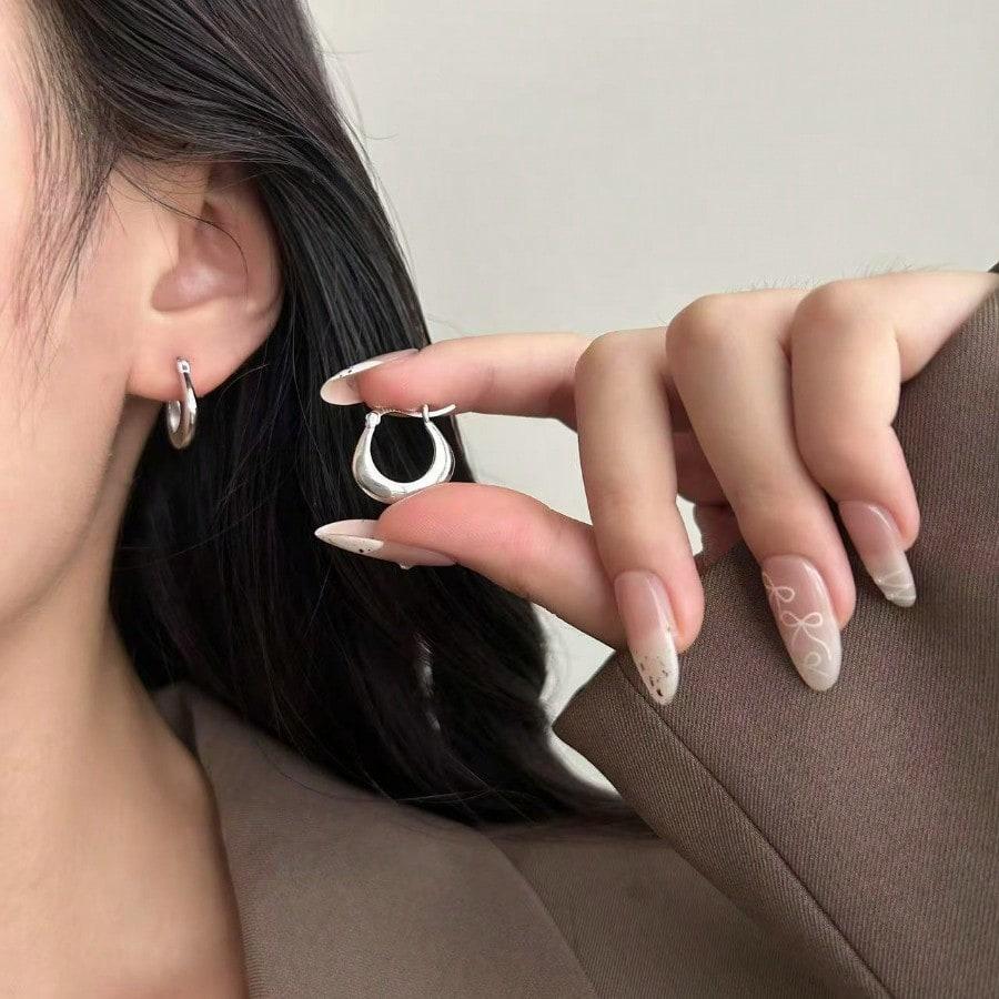 Small Fat Ring Earrings Summer Women's Light Luxury Plain Ring Ear Buckle Niche Design Earrings