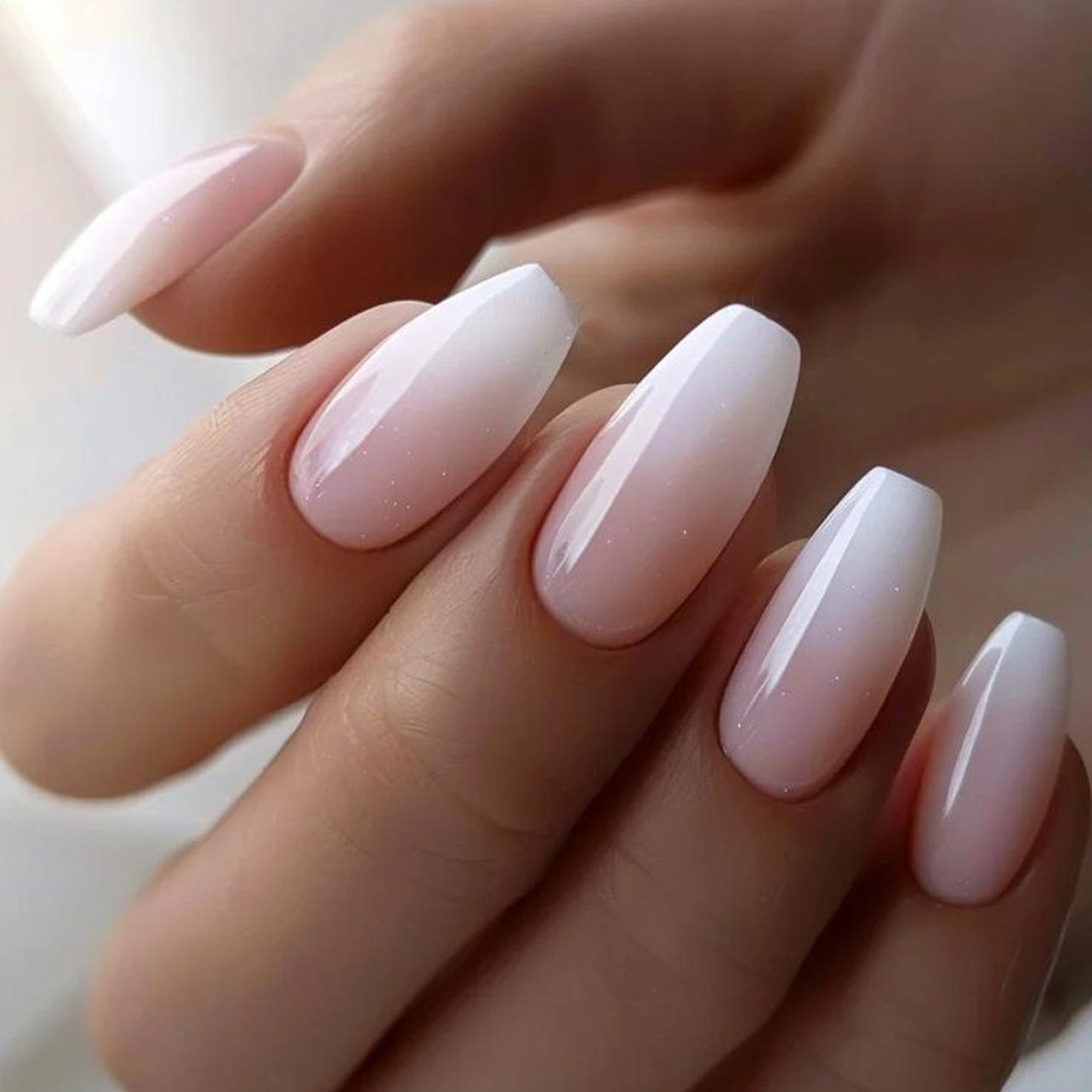 

European-American Minimalist Gradient Pink & White Press-On Short Ballet Nails
