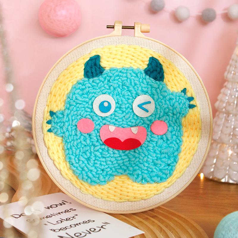 DIY Russian Punch Needle Kit: Couple Ornament Wool Painting Set