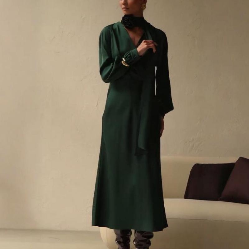 2025 Autumn European & American Women's Fashion: Sexy Slimming Long Evening Dress with Stylish Temperament.