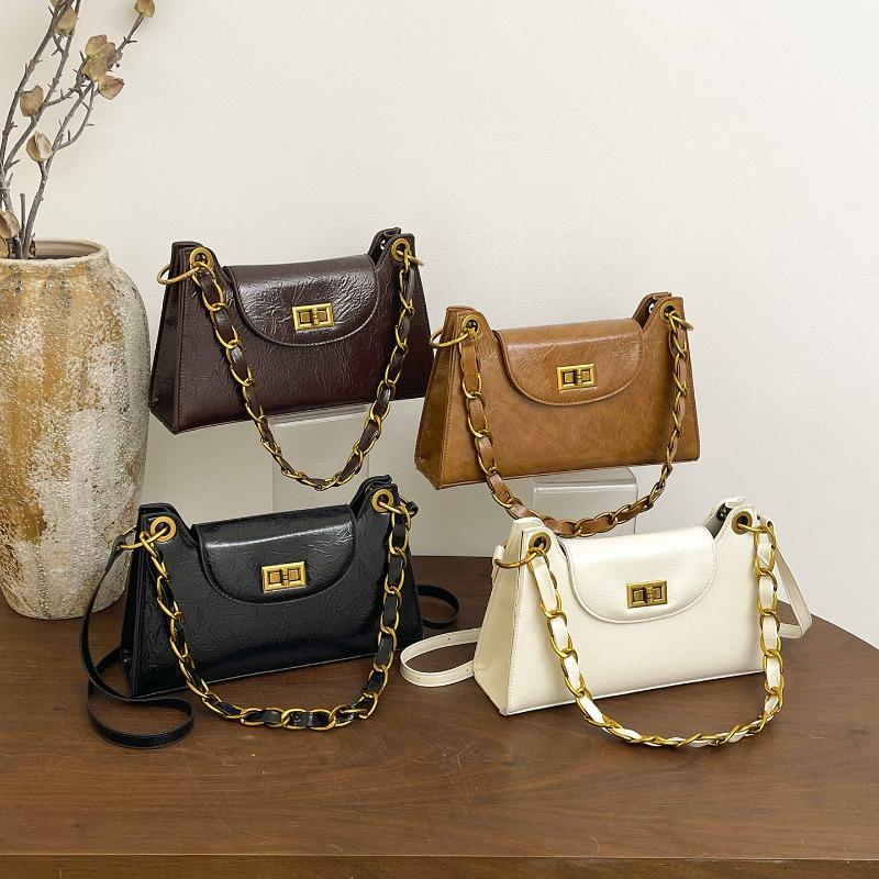 Fashionable Niche Square Bag with A Soft and Casual Feel, An Underarm Bag with A Chain Strap, A Crossbody Bag