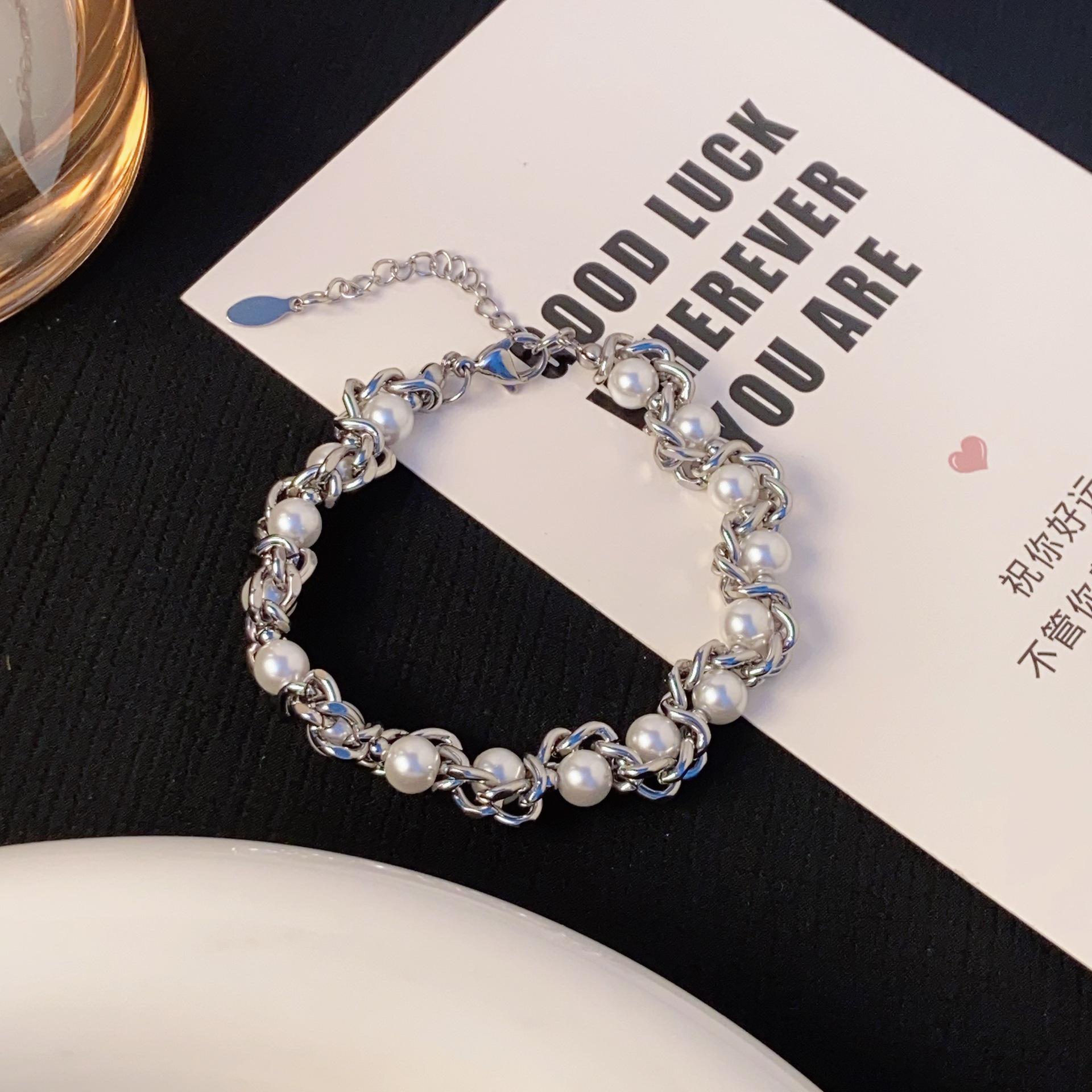 

Pearl Chain Wrapped Necklace & Bracelet Set for Women, Light Luxury Fashion Accessories