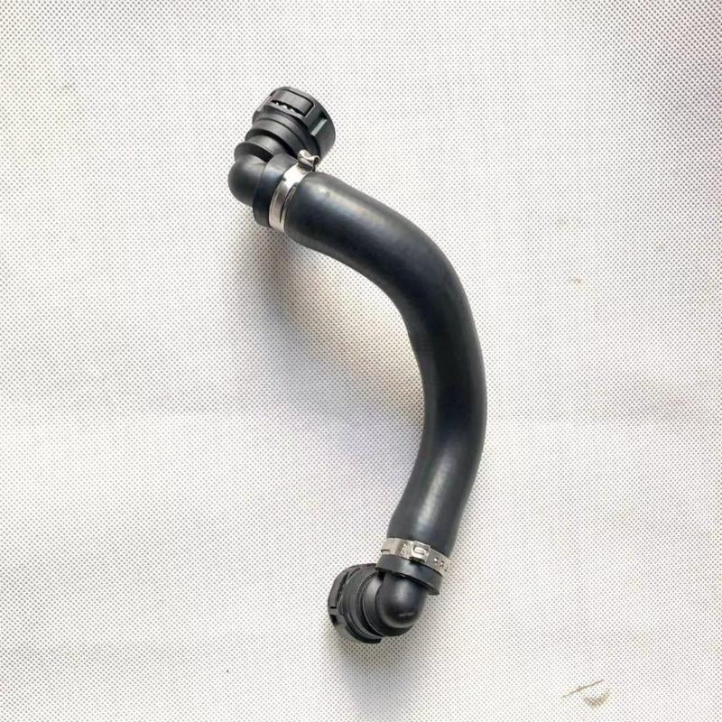 21452793 46483018 Curved Vehicle Engine Cooling Hose with Fitted End Details and Metal Securing Rings for FM Heavy Duty Truck D13 D16 Routine
