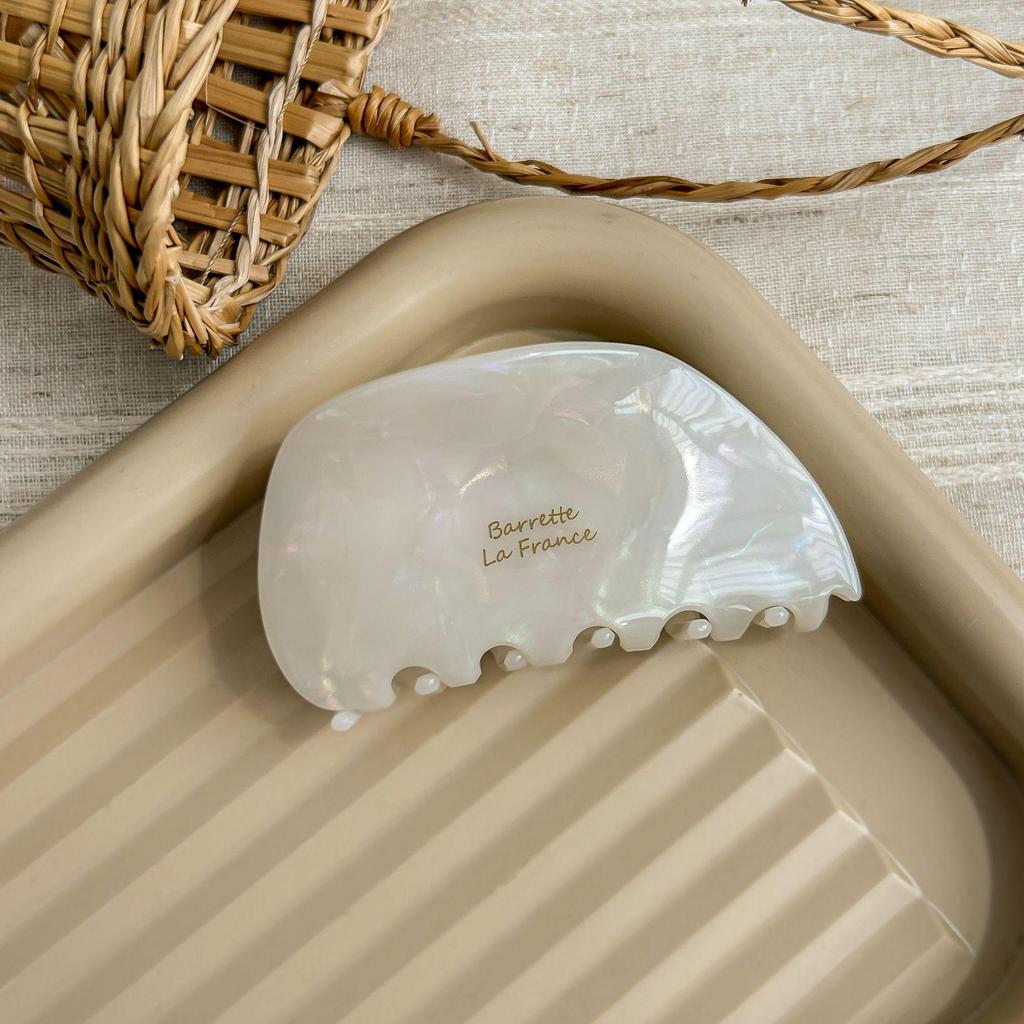 Elegant French Brown Acetate Claw Clip for Fine Hair: High-Quality Textured Shark Clip Hair Accessory