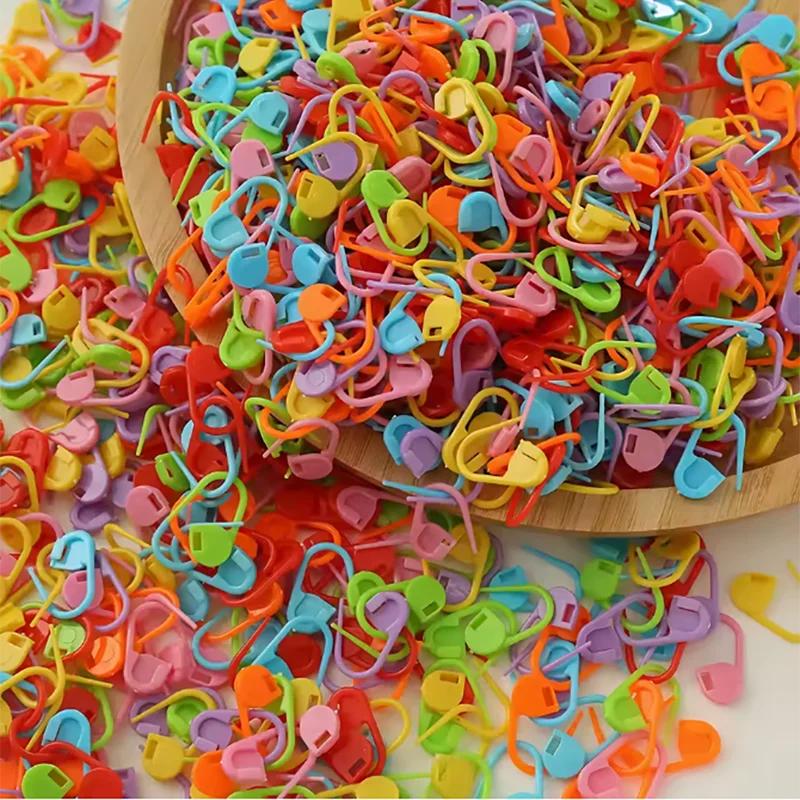 100 Pcs/Pack Mini Knitting Crochet Locking Stitch Markers Can Baby Greeting Card Plastic Markers Holder Needle Clip Craft