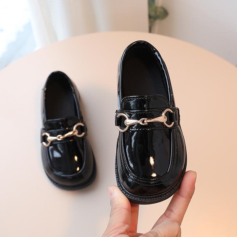 2025 Spring & Autumn Kids' Black Leather Shoes: Children's Princess & Boys' British Style Fashion Leather Shoes.