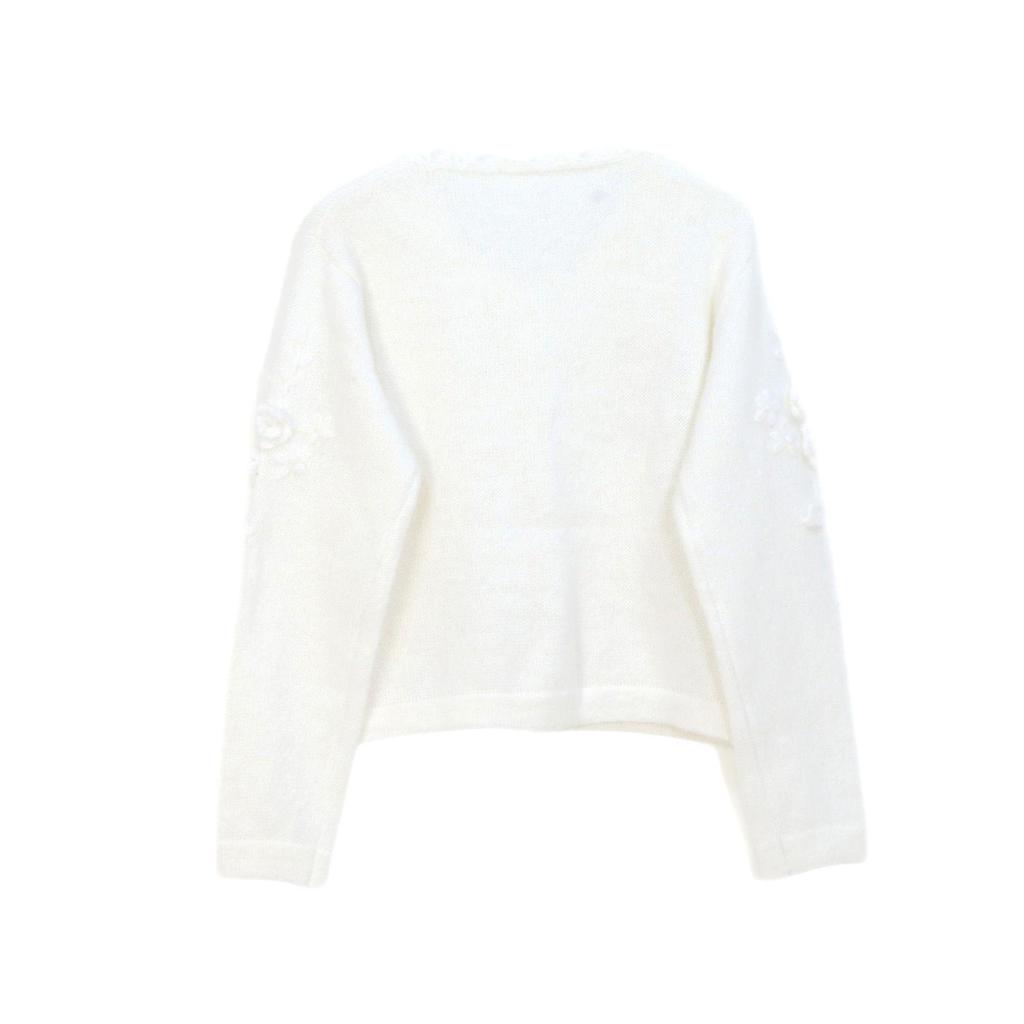 Spring & Autumn V-Neck Crochet Cardigan – Soft, Gentle Style