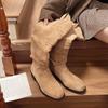Herbst und Winter 2025 Retro Matte Plissierte Stiefel mit Raffung Damen Schuhe Maillard Braun Matt V-Ausschnitt Weitschaftstiefel
