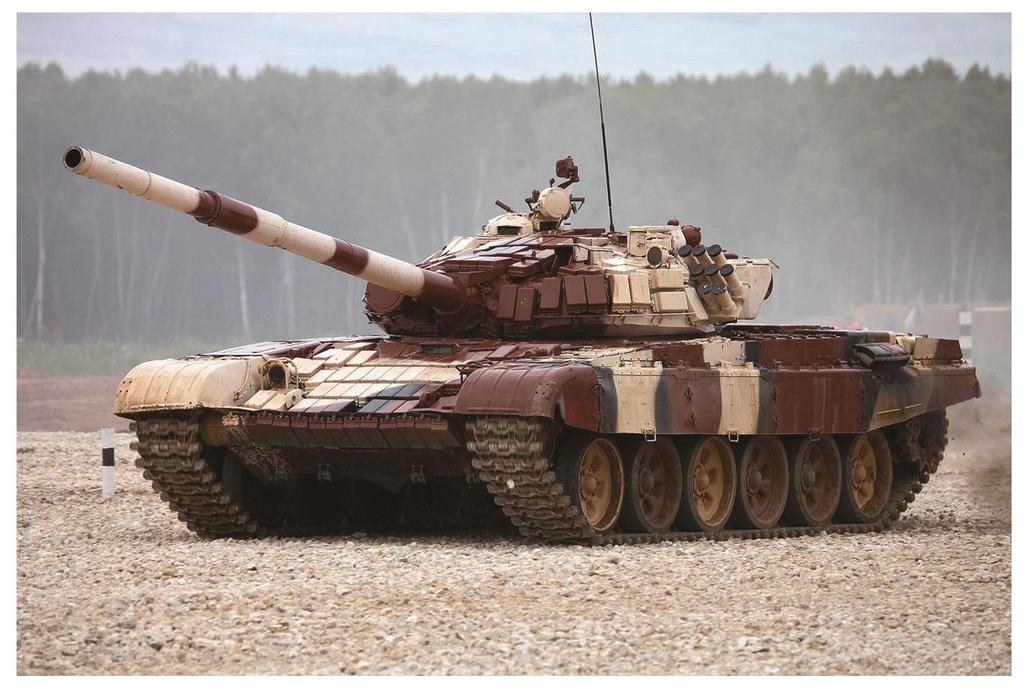 Trumpeter Russian Federation Main Battle Plastic Model 09555 1/35 T-72B1 Tank/ERA