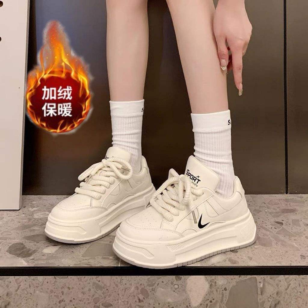 Fleece Little White Shoes Autumn and Winter Platform Sports Baseplate 2025 Board Shoes Versatile Niche New Ins Casual