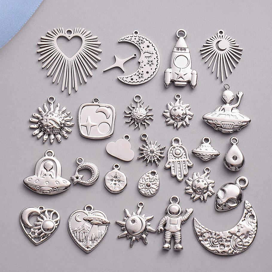 6pcs Fashion Pendant Alien Spaceship Moon Stainless Steel Charms For Jewelry Making Bag Kychain Charm DIY Necklace Earrings Bulk